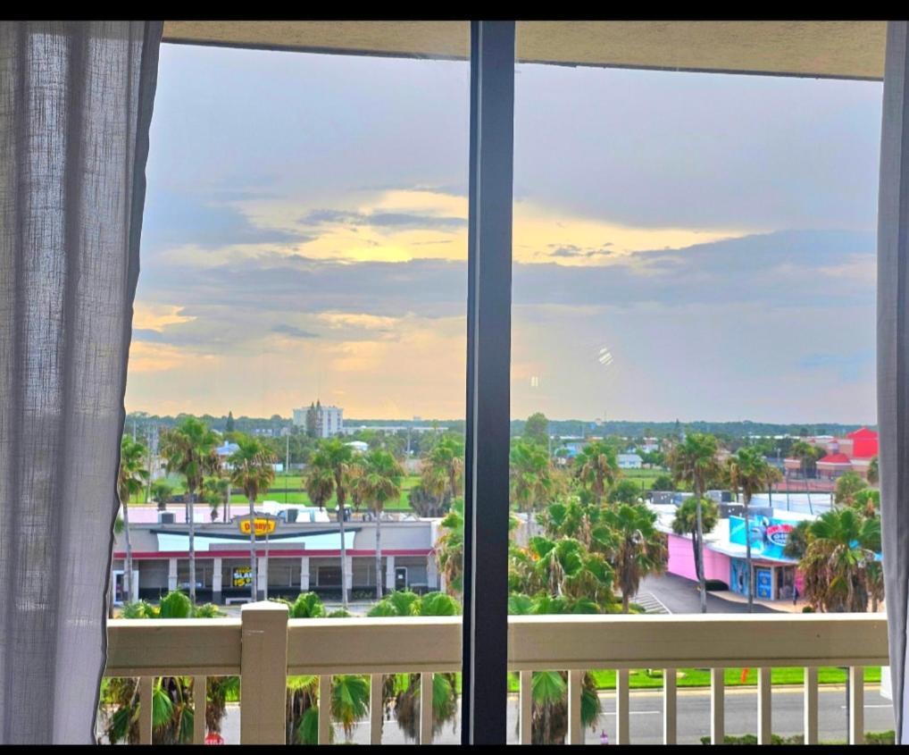 Stay On The Beach! Wonderful Location! Daytona Beach Exterior photo
